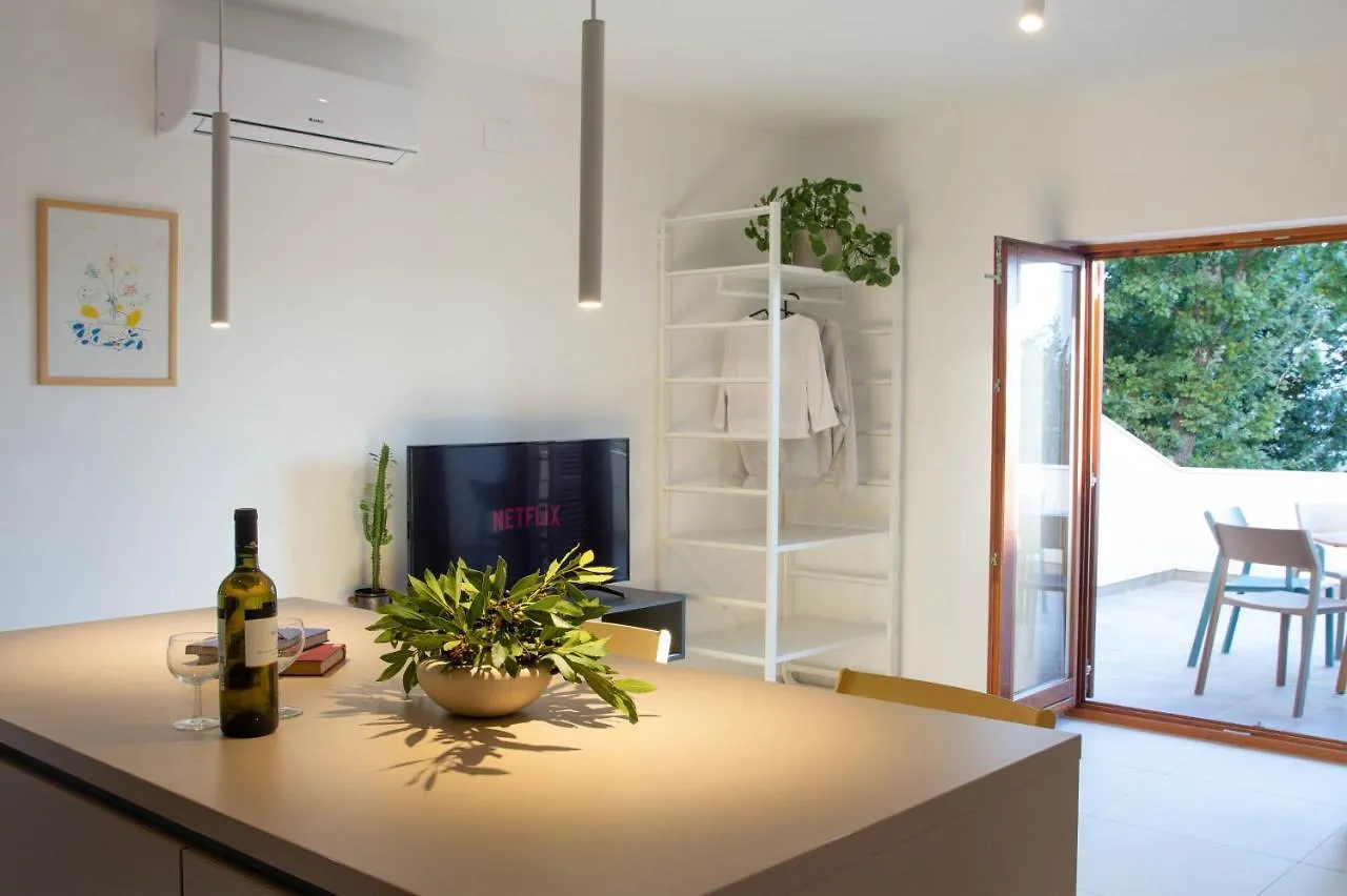 Casa Dubi. Kvarner Selce 0*,  Croazia