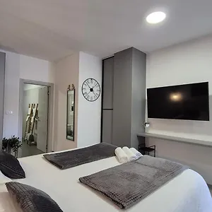  Apartment Cave With Free Parking Kroatien